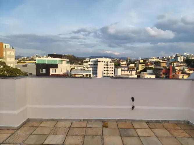 Cobertura de 4 quartos no bairro Dona Clara, 2 vagas cobertas