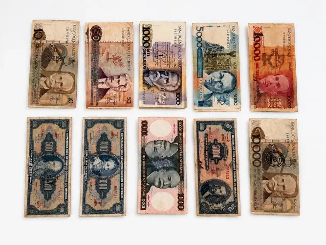 Lote com 45 Cédulas Antigas Brasileiras - Cruzeiros e Cruzados - Coleção Completa
