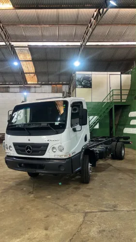 Caminhão 3/4 MB Accelo 815 ano 2023