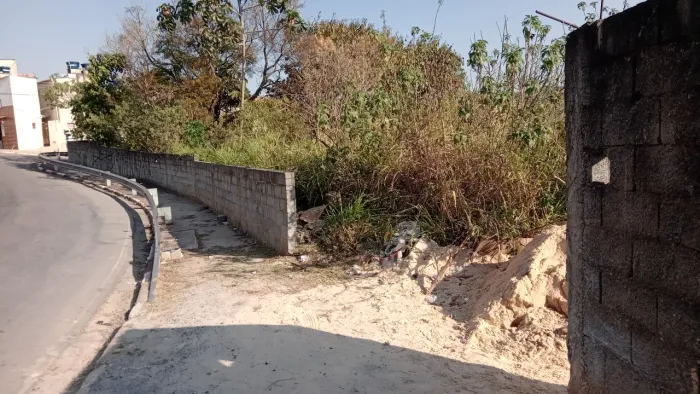 lindo terreno c/700m2/aceita fin.bancário/R$308 mil/Santana de Parnaíba