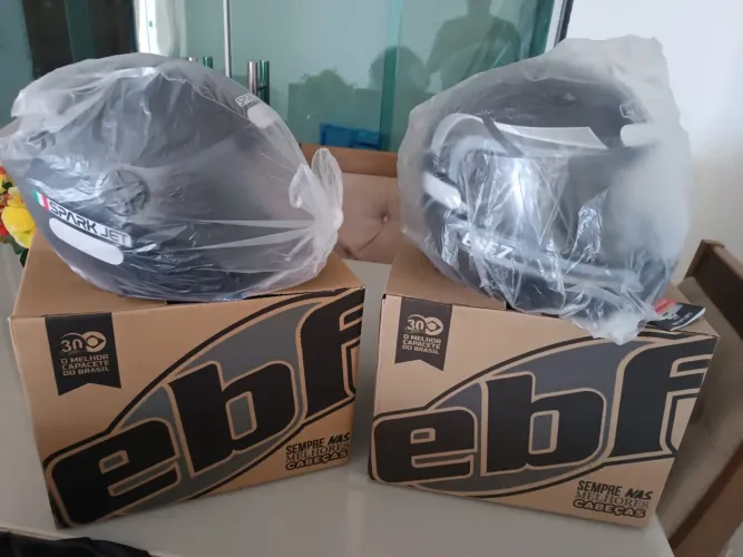 Vendo capacetes