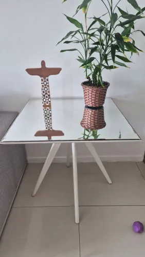 Mesa apoio sofá, adquirida na Galpão D