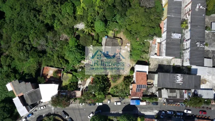 Terreno à Venda com área de 1.800m² no Resgate - Salvador-BA.