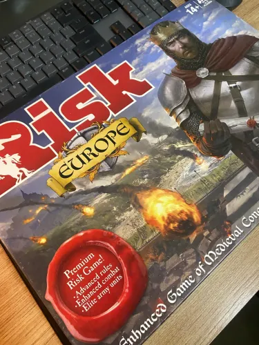 Jogo de Tabuleiro Risk Europe - Nunca Jogado