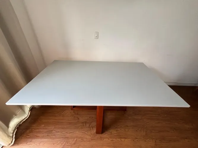 Mesa de Jantar Tampo Vidro Off-White Base Madeira - Excelente Estado