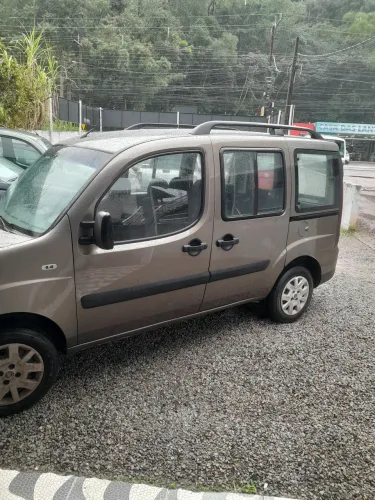 Fiat Doblo ELX 1.4 MPI Fire Flex 8V 4P 2011