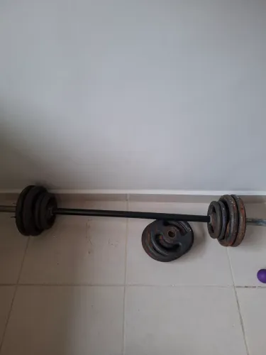 Anilhas 40kg e 1 barra