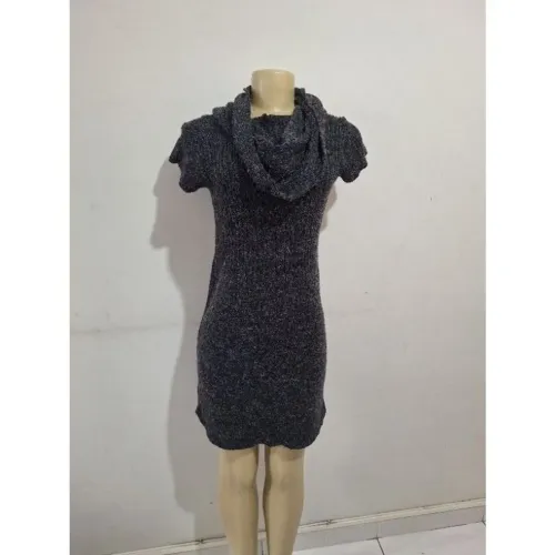 Vestido feminino gola
