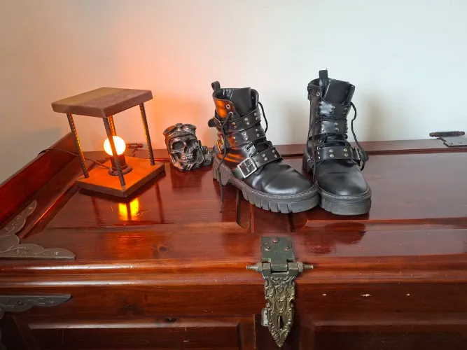 coturno vicerinne dark militar preto 38 urbano alternativo rocker festivais