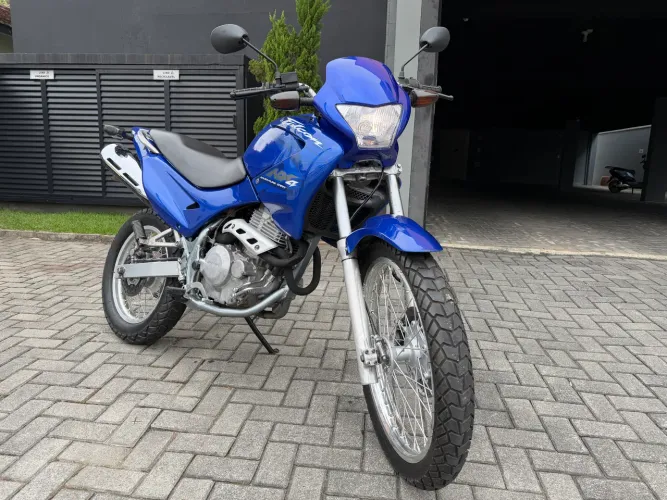 NX Falcon 400 ano 2000