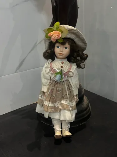 boneca porcelana 