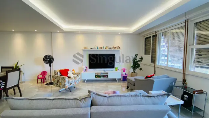 Apartamento Amplo com 178m² no Centro Conforto, Silêncio e Vista Privilegiada