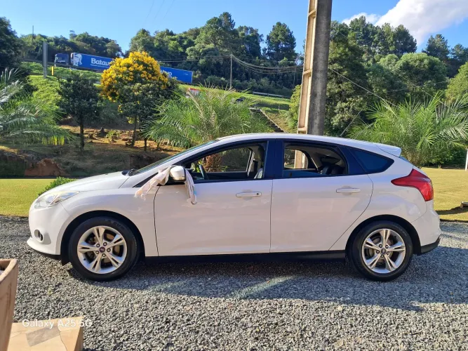 Ford Focus 1.6 S/se/se Plus Flex 8v/16v 5P 2014