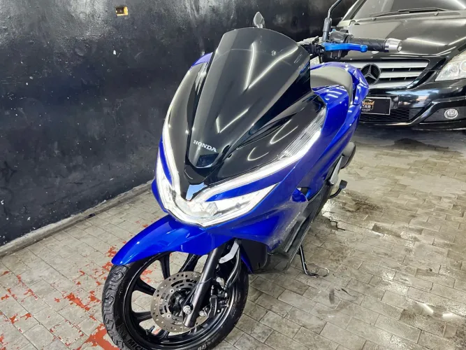 Honda Pcx conservadíssima.