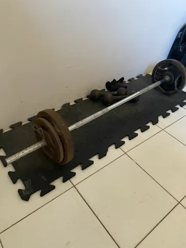 Musculação Barra Reta