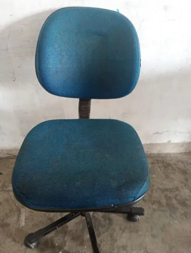 Cadeira giratória com rodinhas