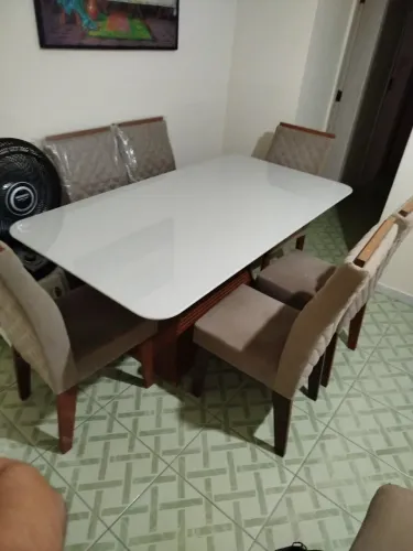 Mesa de jantar 6 lugares com tampo em vidro
