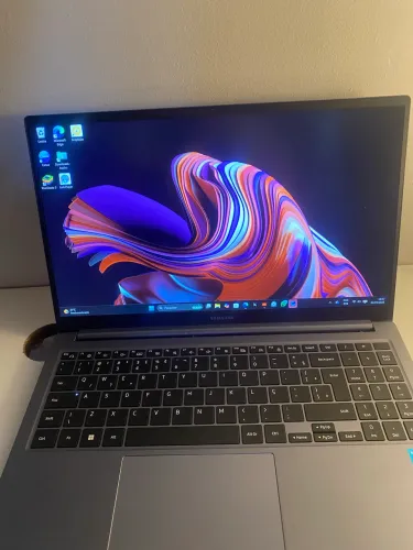 Notebook Galaxy book 4