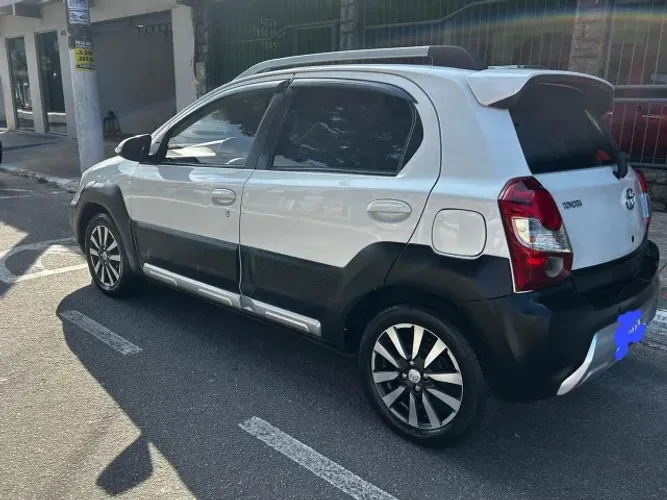Toyota Etios Cross 1.5 Flex 16V 5P Aut. 2017