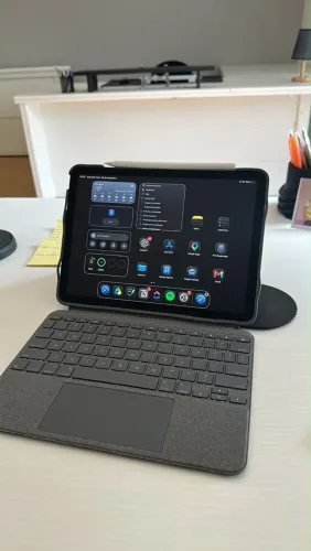 iPad Air 4 + Apple Pencil + Logitech Folio