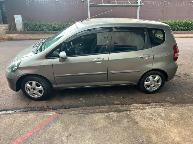 Honda Fit LX 1.4/ 1.4 Flex 8v/16v 5P Aut. 2004