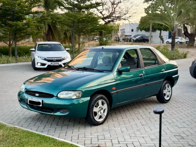 Ford Escort GL 1.8i 16V 4P 1998