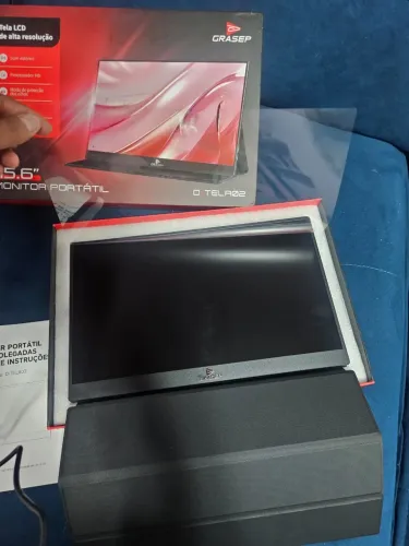 Monitor 15.6 novo na caixa
