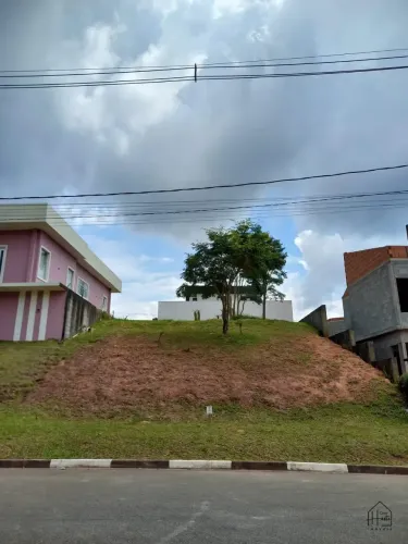 Terreno à venda no Condomínio Paysage Bella Vittà  526 m², vista para área verde, próximo 