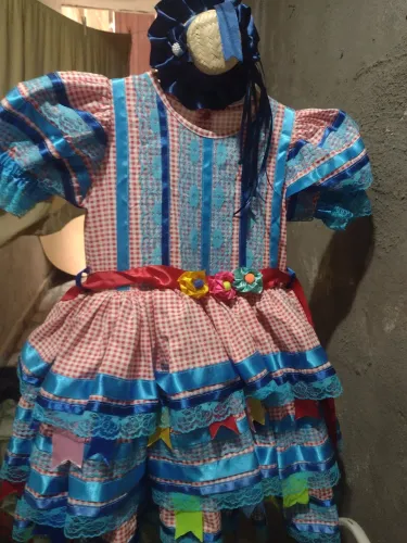 Vestido de quadrilha 3 e 4 anos.