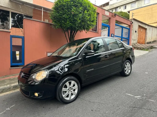 Volkswagen Polo Sed. Comfort. 1.6 MI Tot. Flex 8V 2013