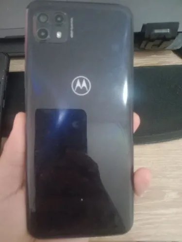 Motorola G50 5G tela trincada mas não afeta o funcionamento.