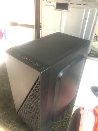 Gabinete gamer Vinik lateral de acrílico