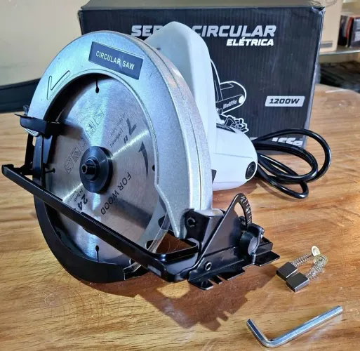 Serra Circular Elétrica 127V 1200W mais 1 Disco de Corte Produto Novo