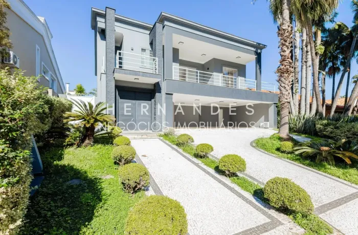 Casa em Condomínio em Alphaville-SP 4 Quartos, 4 Suítes, 3 Salas, 4 Vagas, 400m²