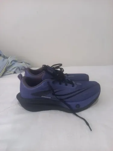 Tenis chunta 42 NOVO