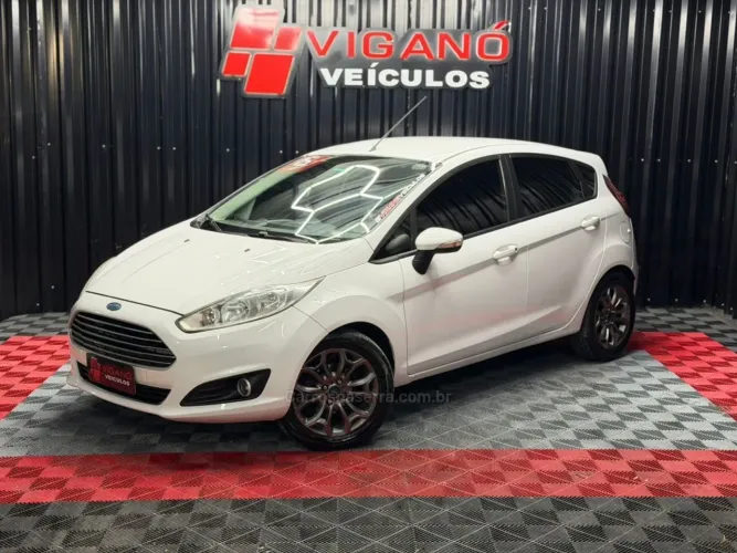 Ford Fiesta SE 1.6 Powershift Aut. 2015