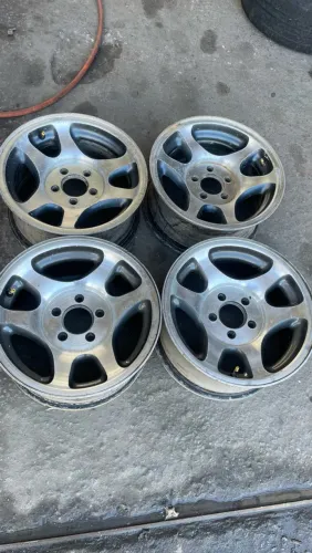 Vendo rodas de ranger 5 furos