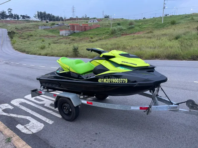 Jet ski seadoo