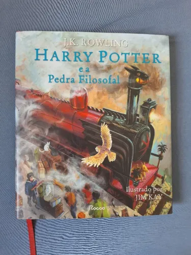 Harry Potter e a Pedra Filosofal - Edição Ilustrada 1