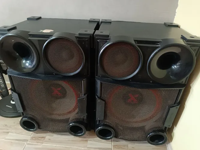 Caixa de som LG xboom 