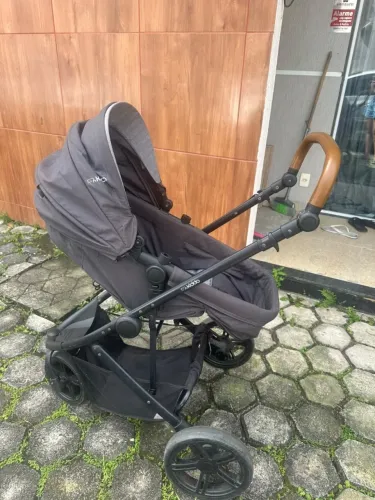 Carrinho de bebê Trek Kiddo Cinza Chumbo 3 rodas (3 em 1) c/ bebê conforto