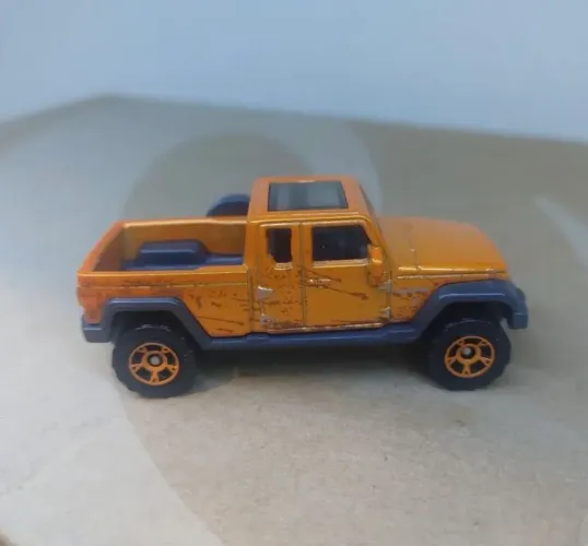 Carrinho Matchbox 17 Jeep Gladiator Laranja Loose Novo 1:64