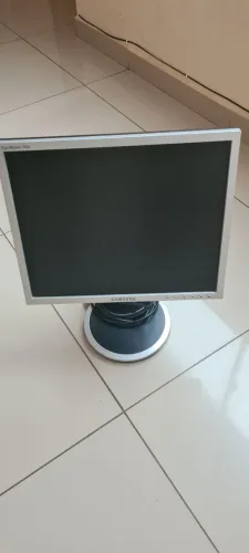 Monitor Samsung SyncMaster 17? LCD para PC