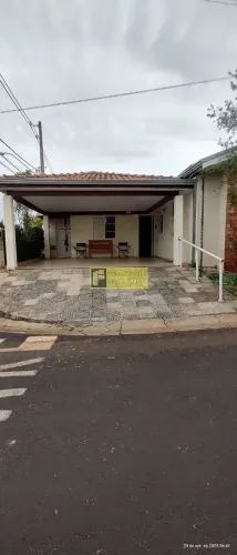 Casa para venda e locação em condomínio com 03 dormitórios e 02 vagas de garagem.