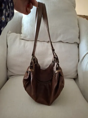 Bolsa de Couro Legítimo Diferenciada - Moderna e Estilosa