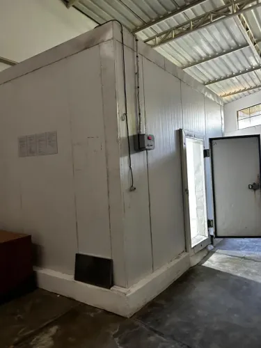 VENDO CÂMARA DE CONGELAR + CÂMARA FRIA 