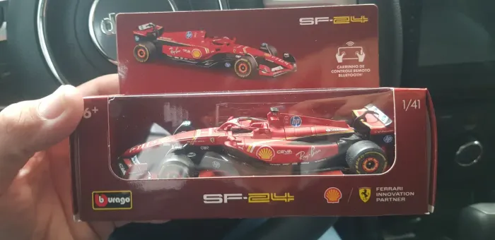 Ferrari SF24 - Burago - posto Shell controle remoto