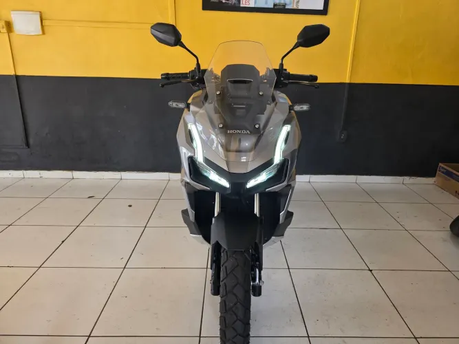 HONDA ADV 160cc ABS Automática, 2025/26 ( 3 mil kms).