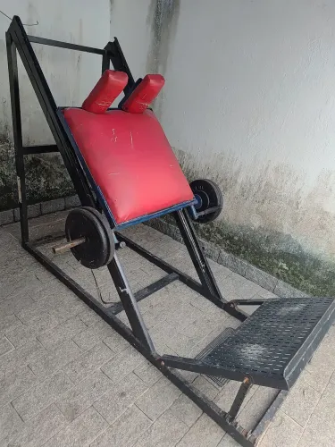 Rack para agachamento 45°. Musculação