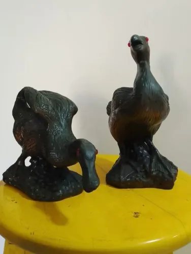 Gansos pretos em resina 40,00 cada